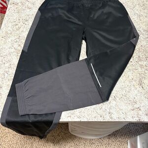 Old Navy Men's Black and Gray Joggers